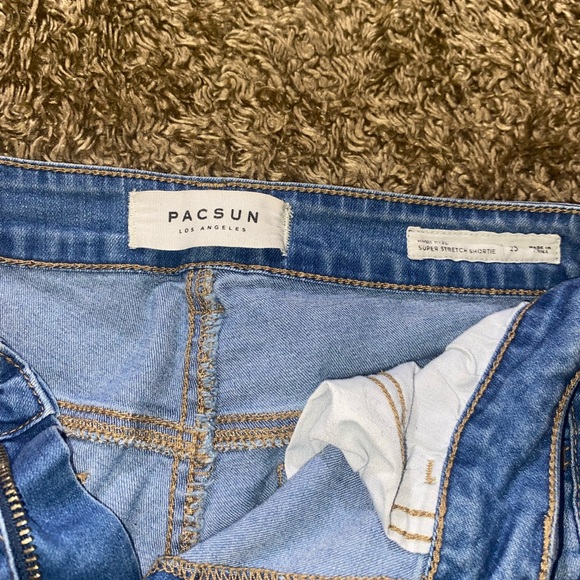 Pacsun Denim high rise SUPER STRETCH SHORTIE - Picture 4 of 4